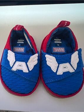 Toms infant Blue & Red Marvel Slip-On shoe